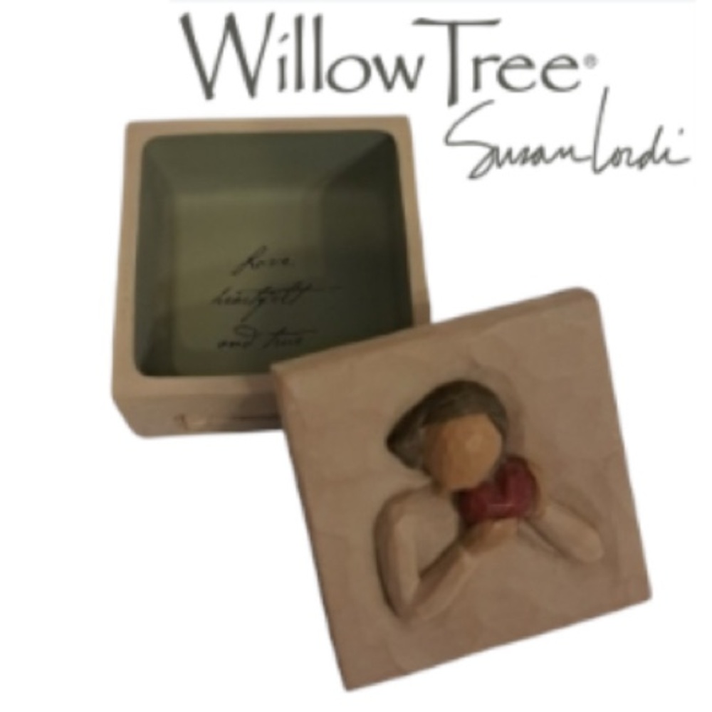 Willow Tree “From the Heart” 2003 Presentation Box. Designed by Susan Lordi.